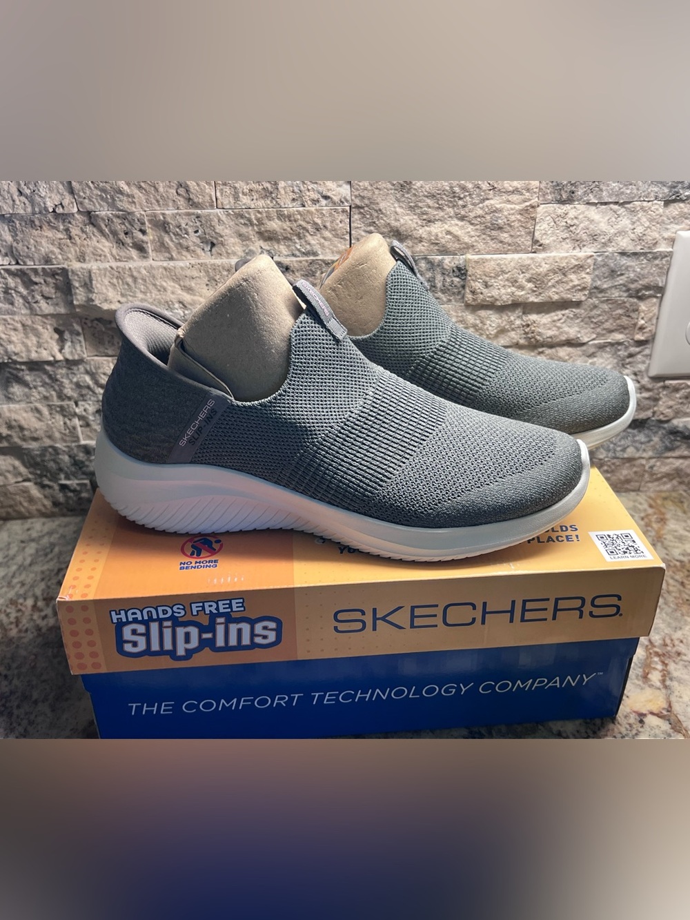 New! Ladies size 11- Skechers Slip-ins Ultra Flex 3.0 Smooth Step in gray